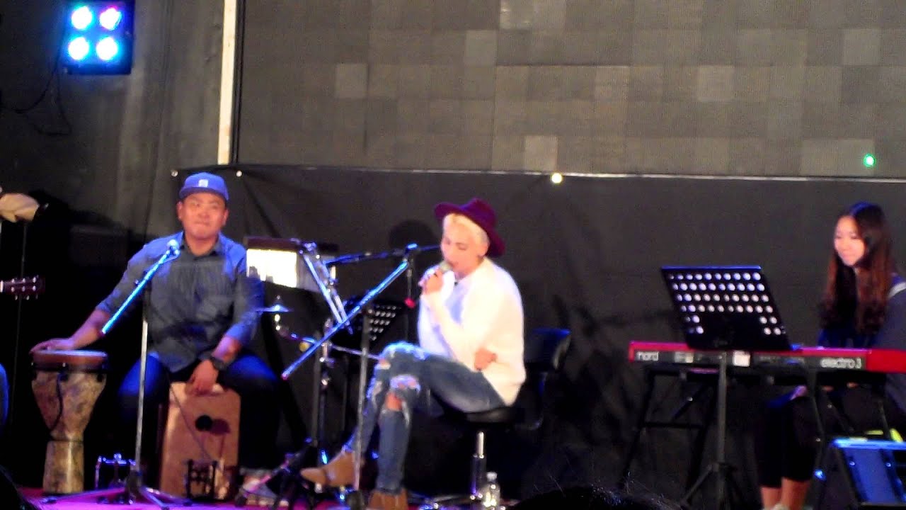 [SHINee]150918 종현 홍대 게릴라 콘서트 1