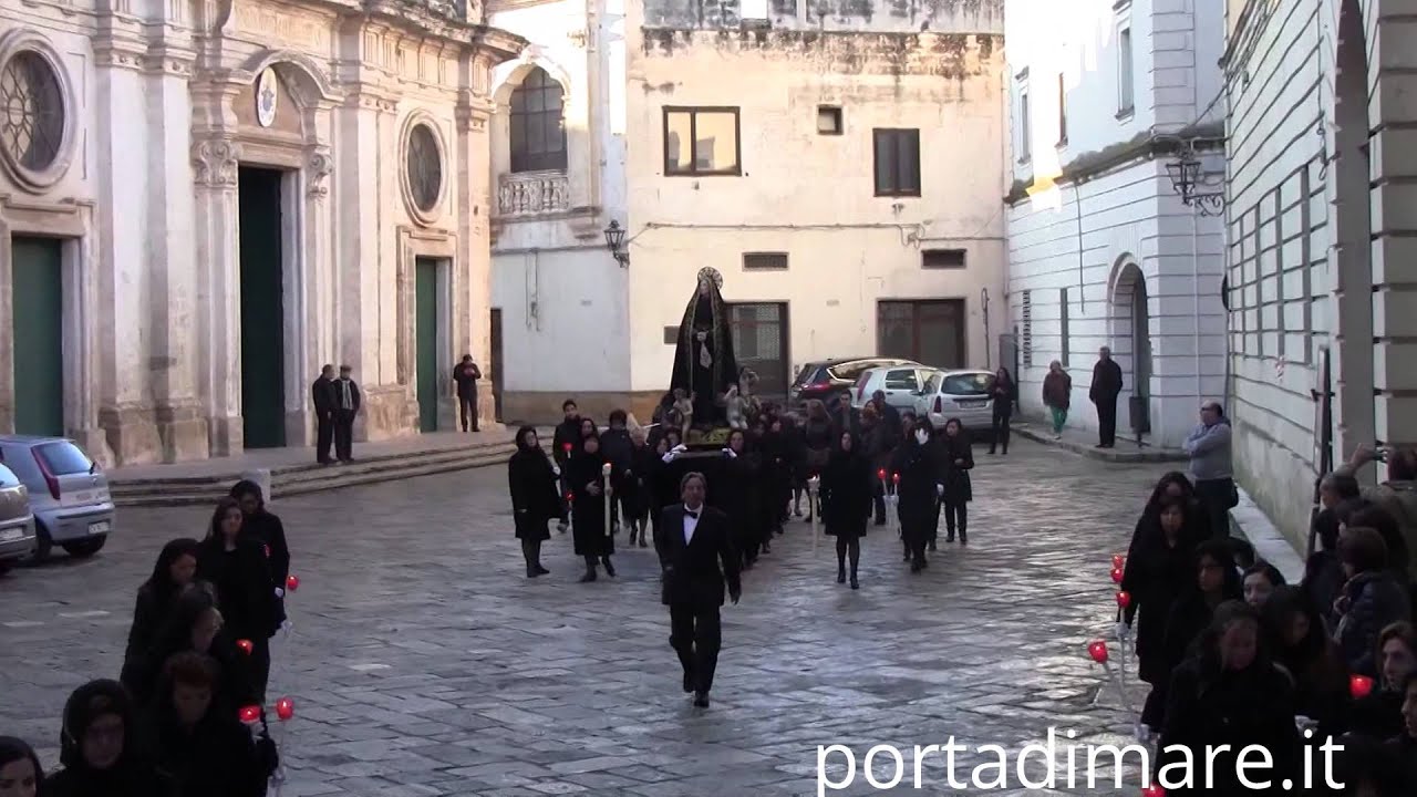 A Nardò, la processione di Gesù morto parte all'alba