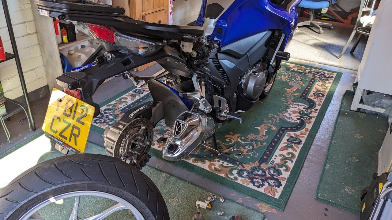 Honda Vfr 1200 puncture woes, rear wheel removal revisited!!!