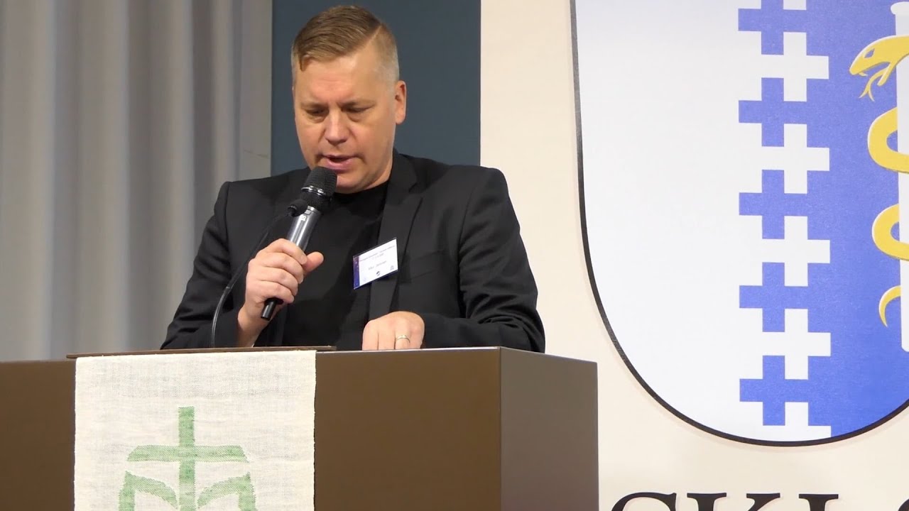 Pastori Mika Jantunen  esirukouksesta