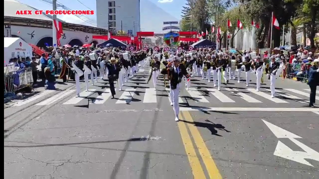 Desfile Emblemática Honorio Delgado Espinoza - Sub Campeón de campeones UGEL NORTE - Arequipa 2025