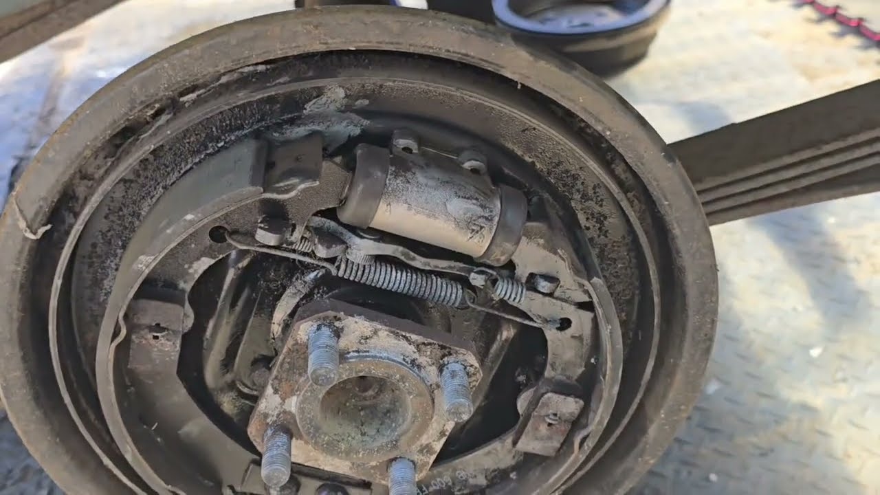 Replacing rear brake cylinders in a Suzuki Samurai