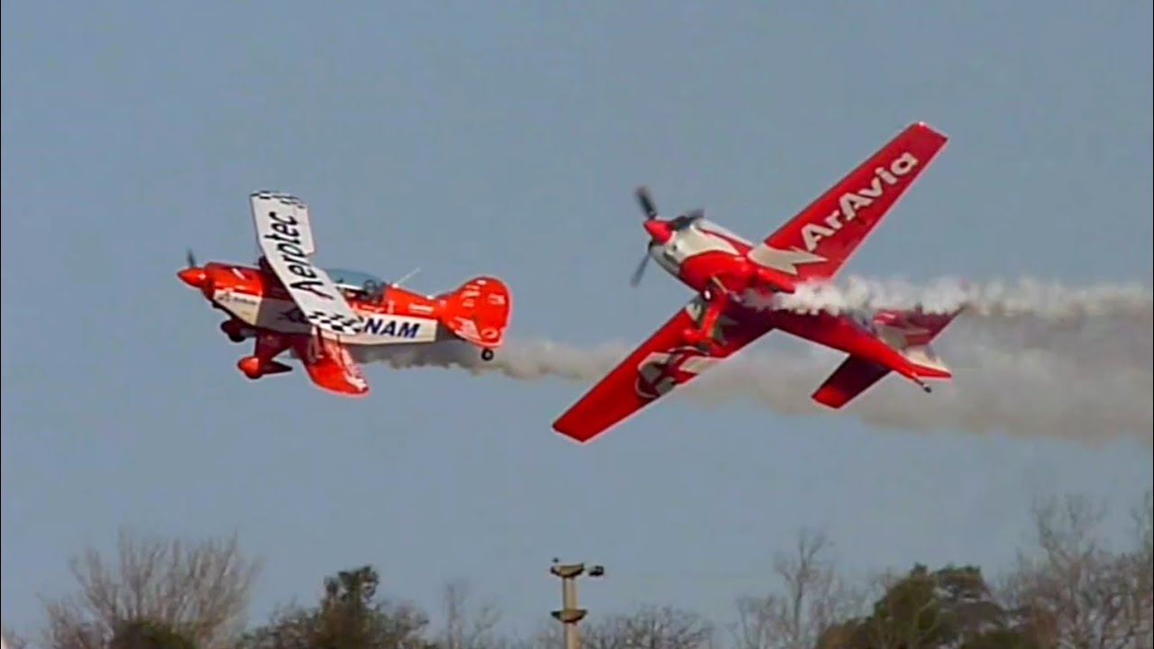 Jorge Malatini y Sergio Marinhas- Show de acrobacia en el Festival Aéreo Villa María 2024