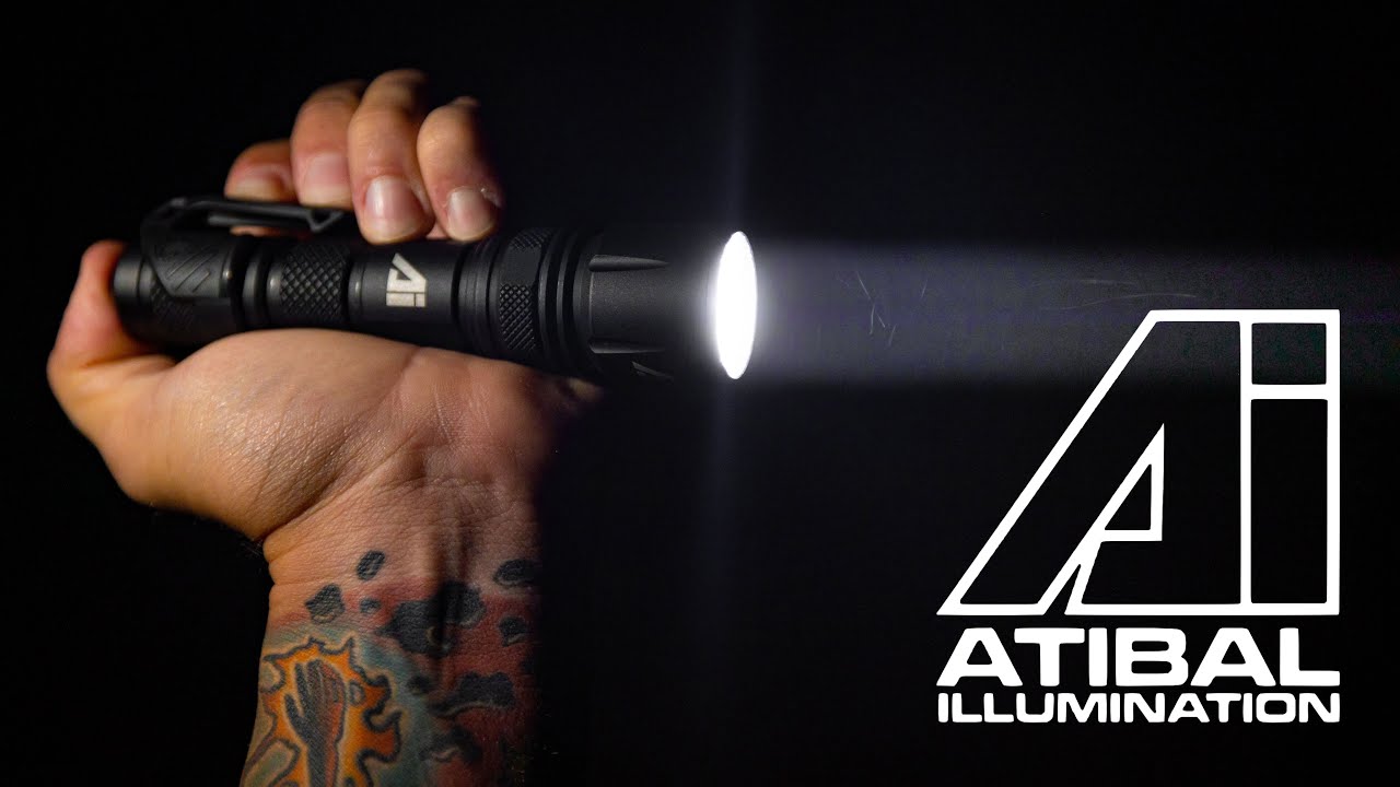 INSANE Every Day Carry Flashlight! | 200,000 Candela 🔦
