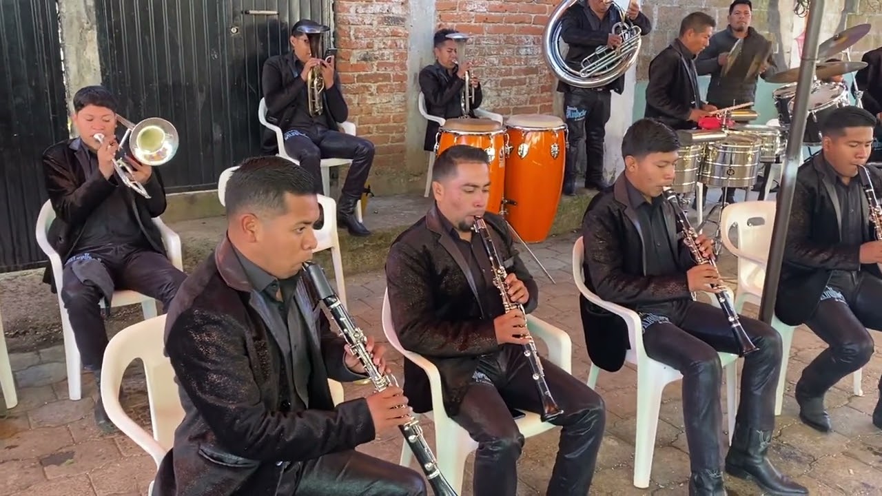 Banda Anhelo tocando música clásica a memoria 🔥