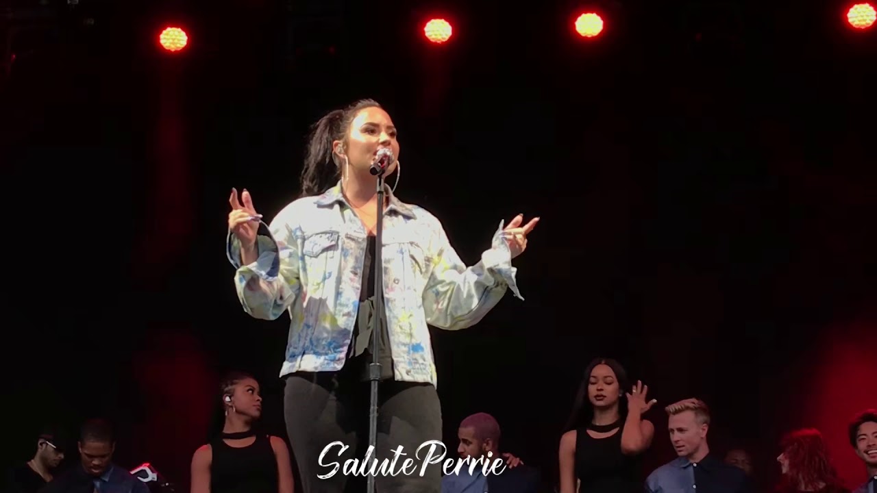Demi Lovato - Tell Me You Love Me (Newmarket) 9/6/18