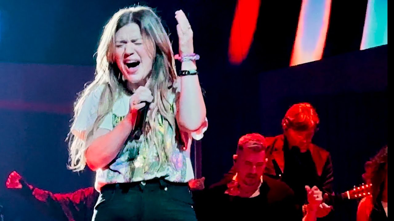 Kelly Clarkson - Miss Independent live in Las Vegas, NV - 7/11/2025