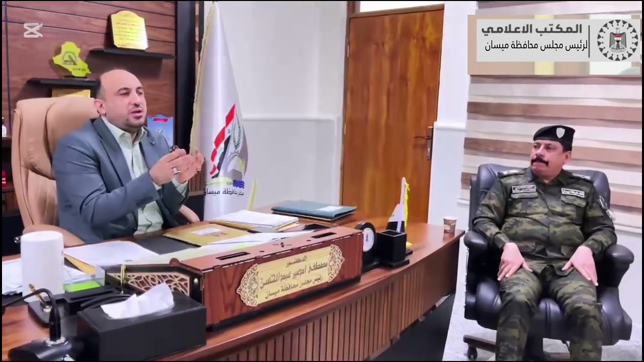 رئيس المجلس يكرم قائد الشرطه ومجموعة من الضباط بمناسبة ترقيتهم