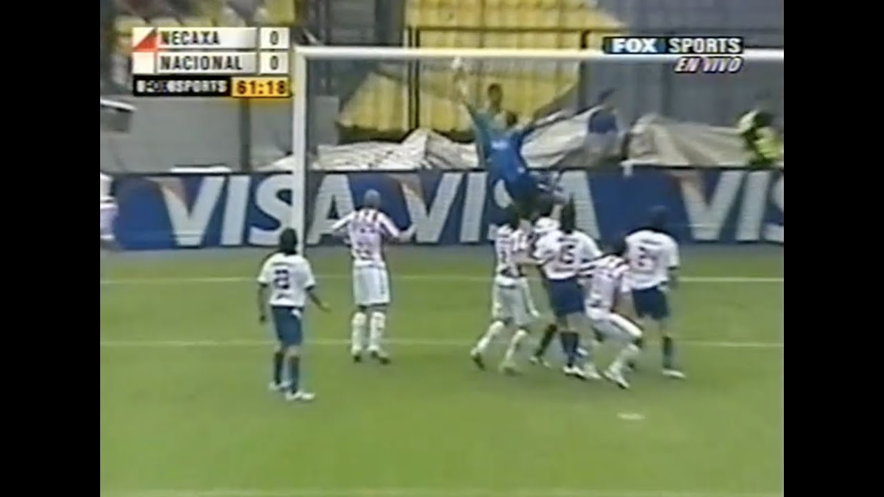 Nacional (Uru) vs Necaxa (Mex) Libertadores 2007 grandes atajadas de Muslera