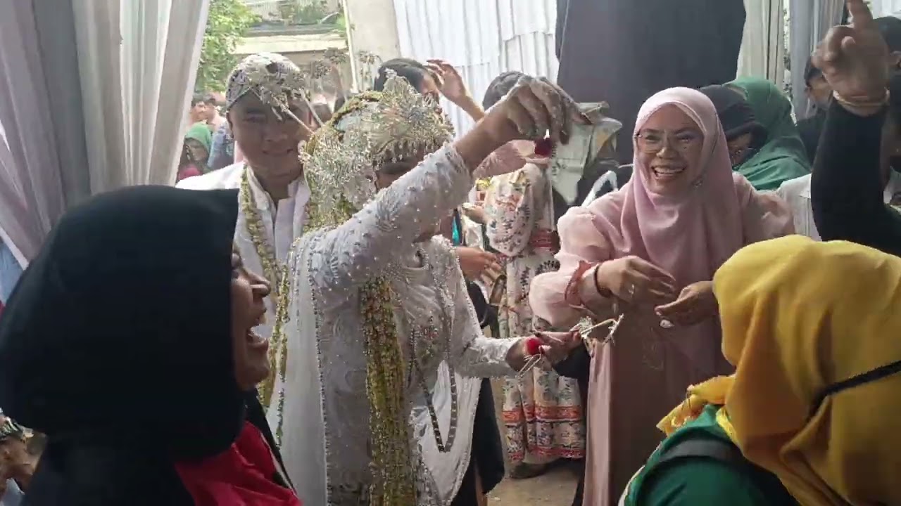 Resepsi  sawer pengantin pernikahan adat Sunda