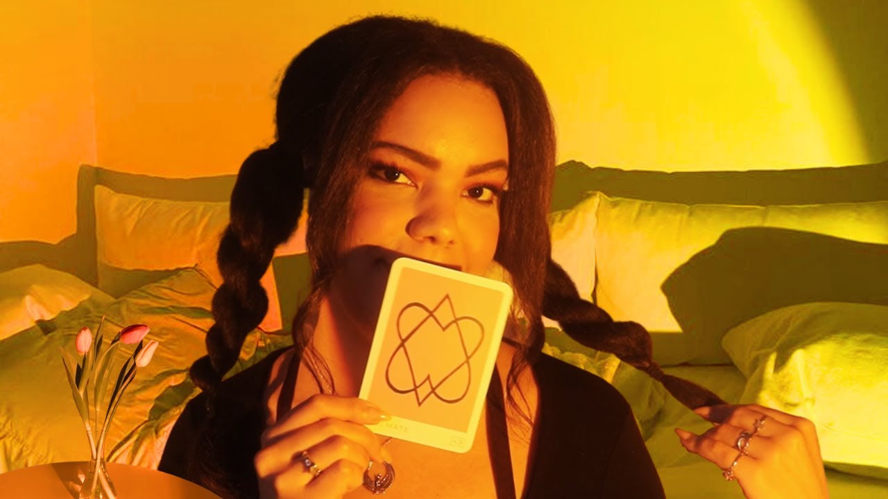 ⭐️What's going on around you that you're not seeing ?⭐️Hidden energies around you🎃🍂🔮PICK A CARD🔮