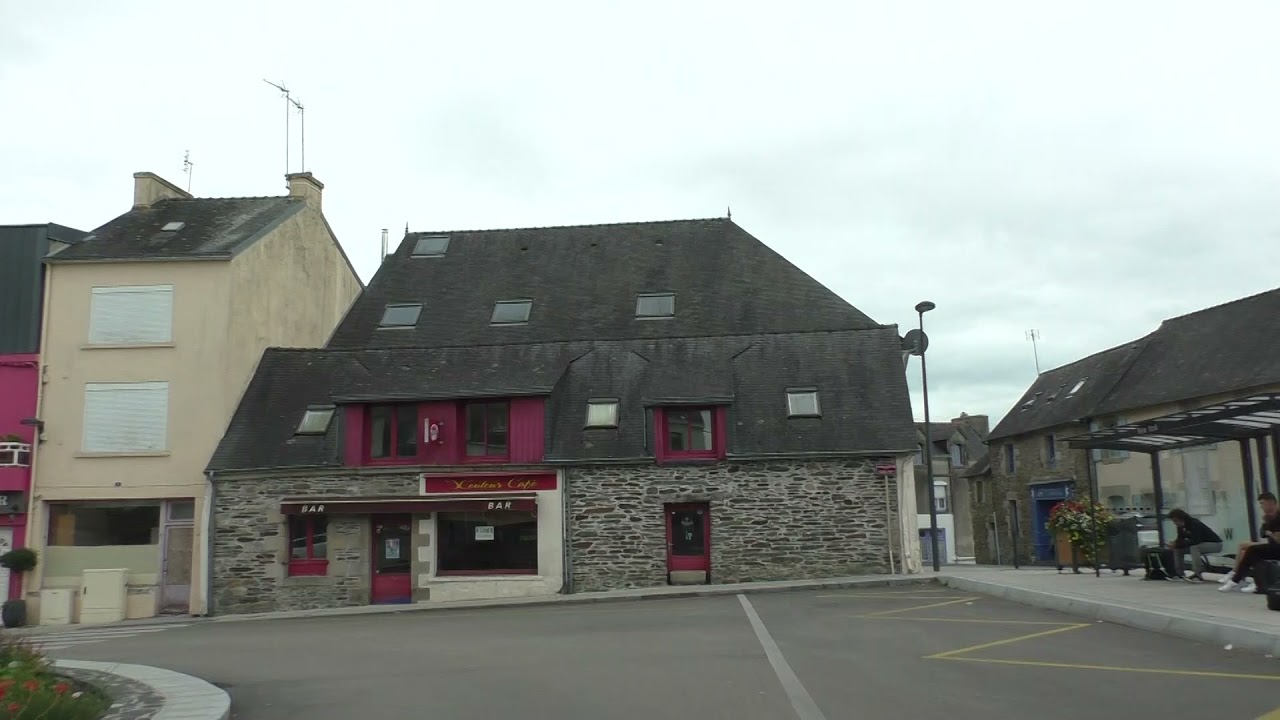 Driving Around 56110 Gourin, Morbihan, Brittany, France 11th September 2021