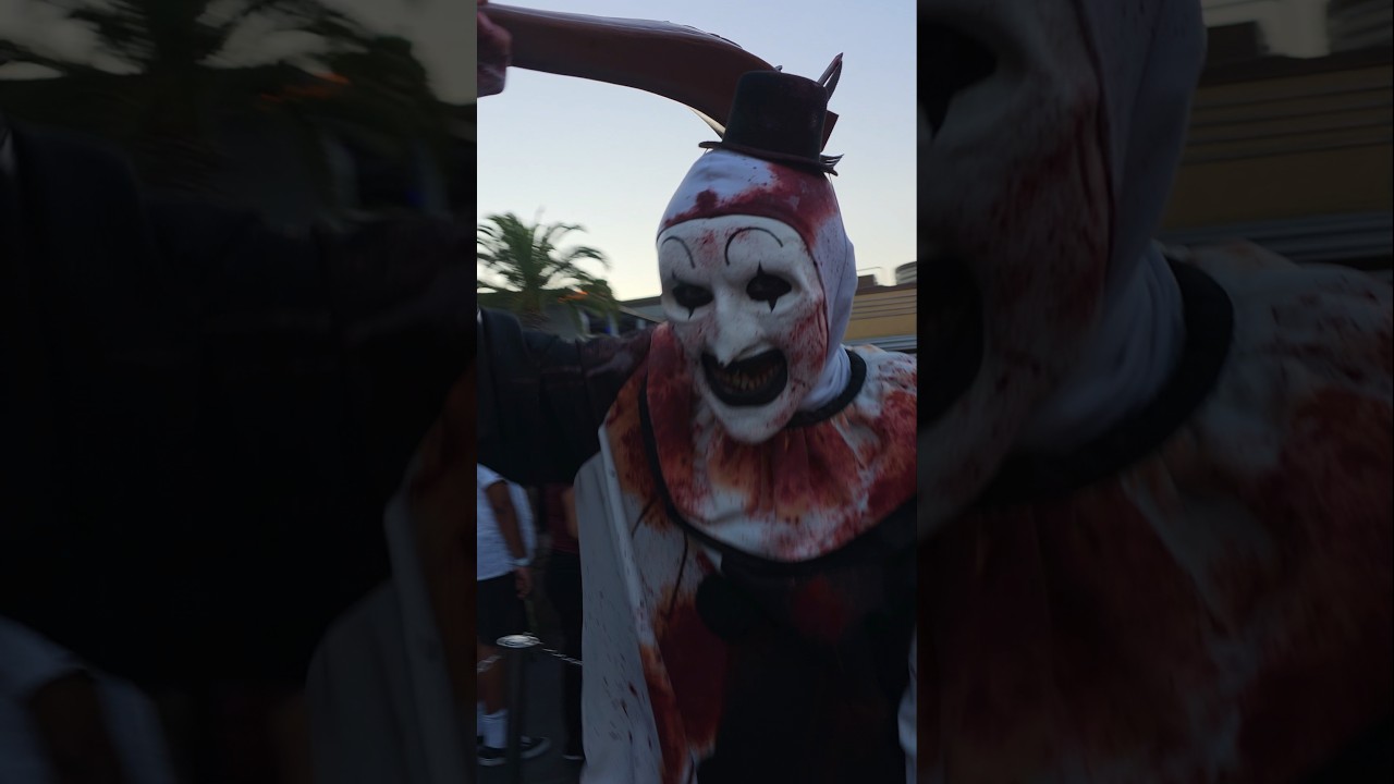 capturing Art the Clown #terrifier #arttheclown #hhn #universal #halloween #makeup #costume