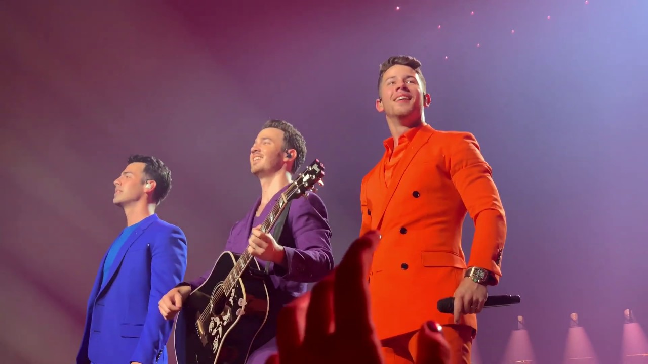 Jonas Brothers - Rollercoaster - Happiness Begins Tour 2019 (Pit) Opening Night Miami