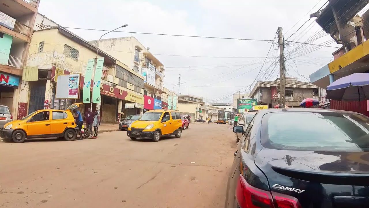 Balade immersive au Marché Central de Yaoundé : Plongée dans la vie locale.