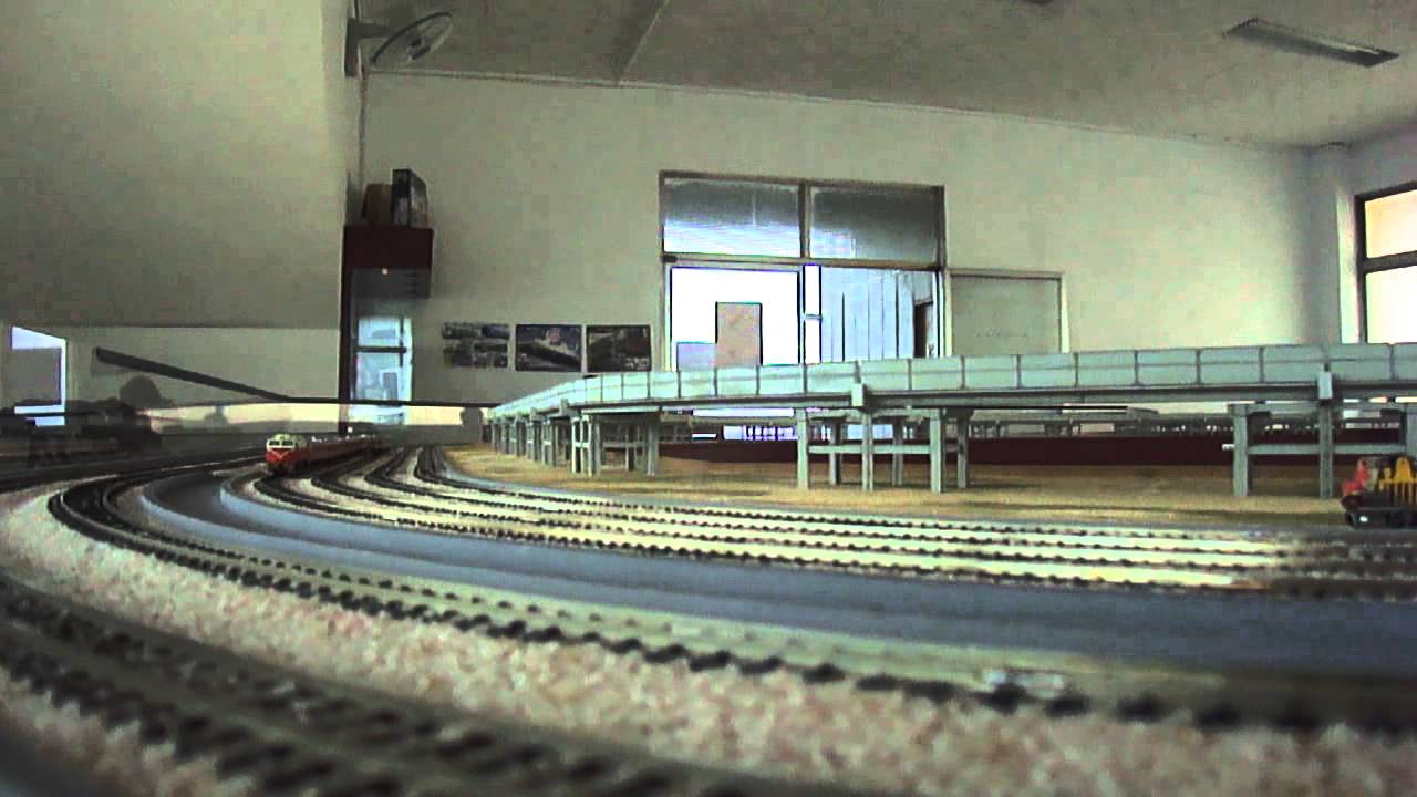 Tomix381系特急列車惡搞加掛E200補機狂奔中02