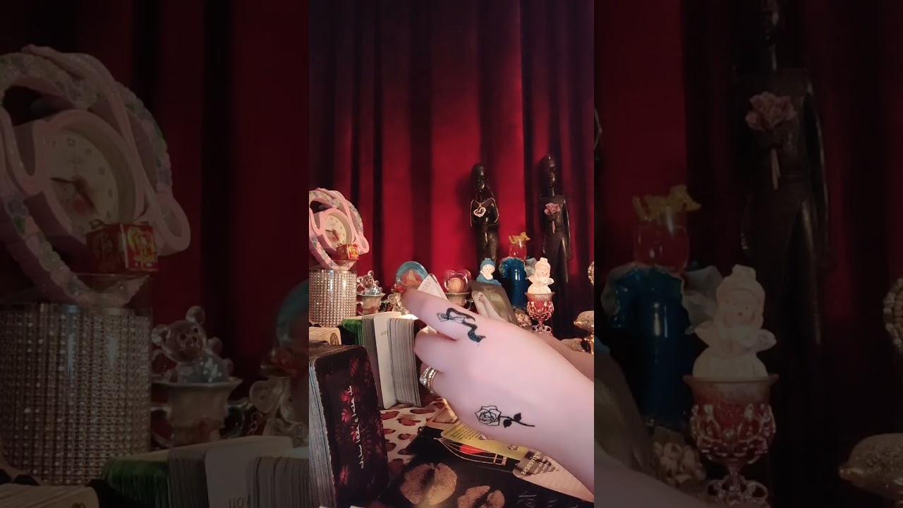 برج الدلو ظننت مشاعري لك فى الاول مشاعر سطحيه🤔لكن اكتشفت ان احساسي بك اعمق من اي شئ حسيت به من قبل♥️