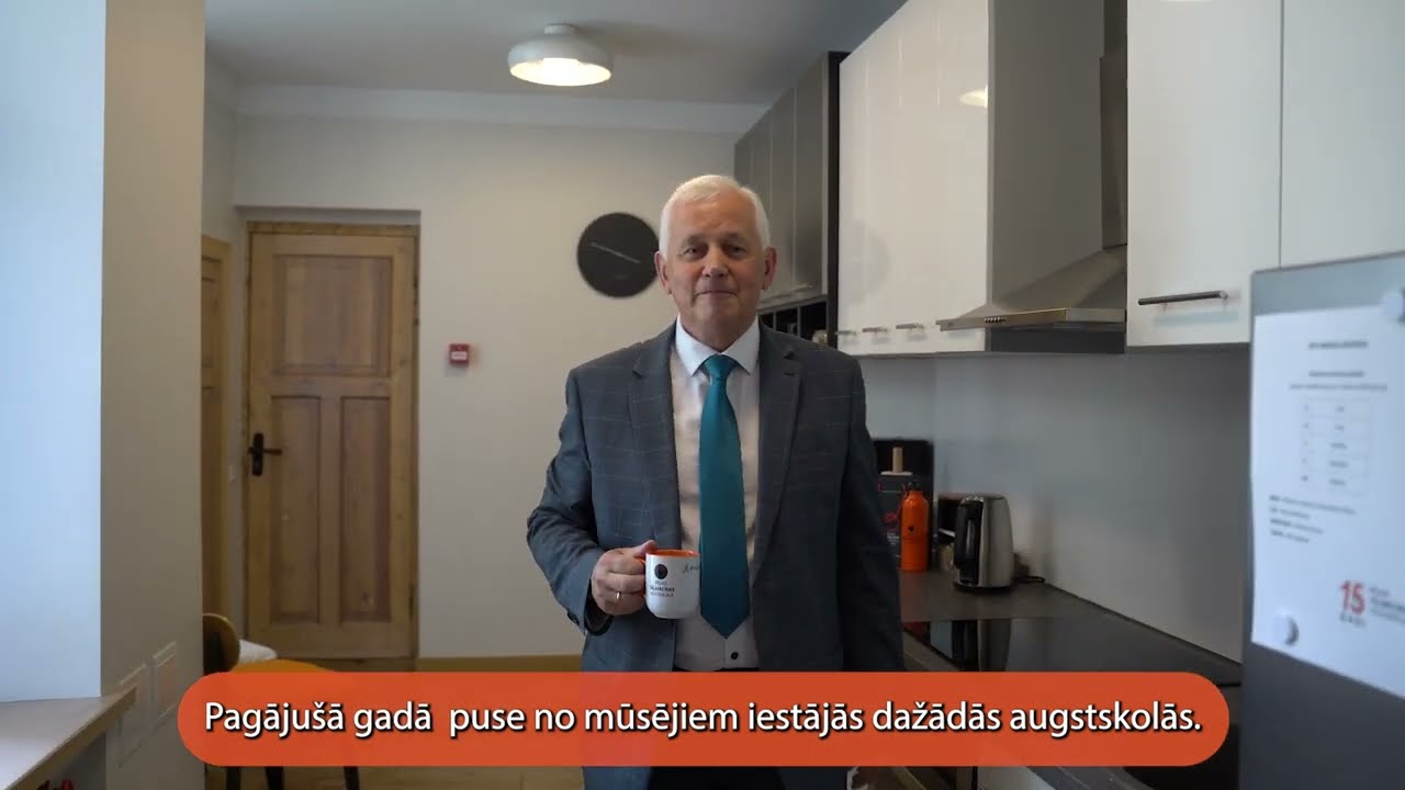 Rīgas Tālmācības vidusskolas direktors atbild uz visbiežāk uzdotajiem jautājumiem!