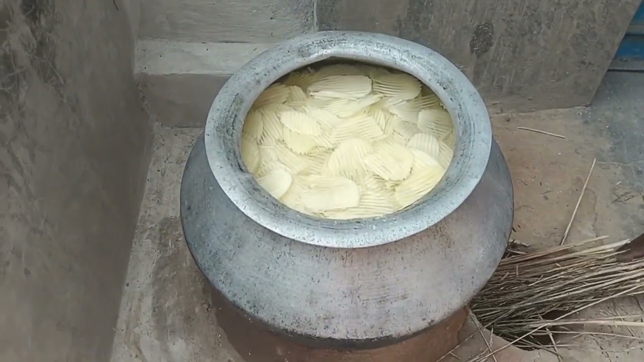 #বাড়িতে ঘরোয়া পদ্ধতিতে আলুর চিপস বানানো পদ্ধতি 🍿
