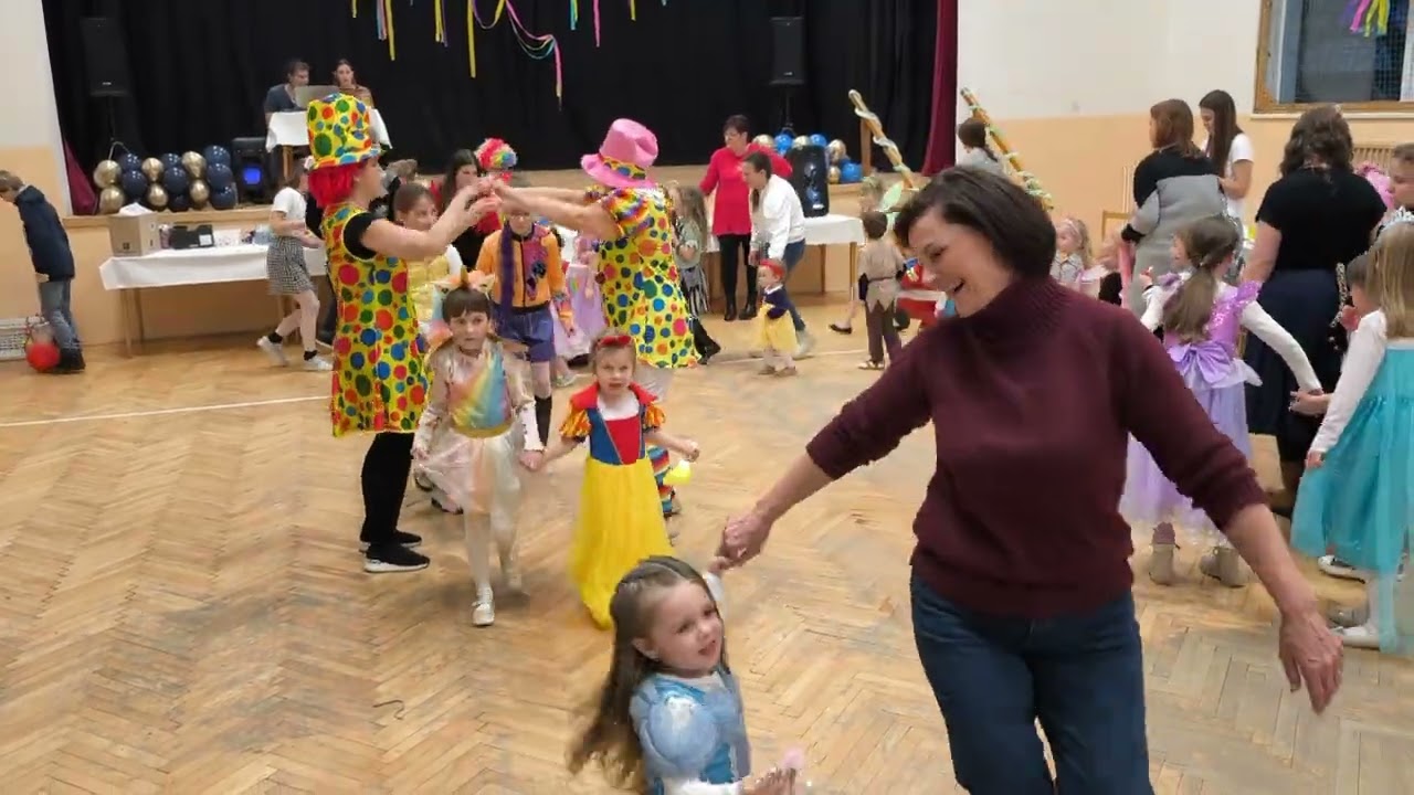 Karneval Nedakonice   0   přehlídka masek