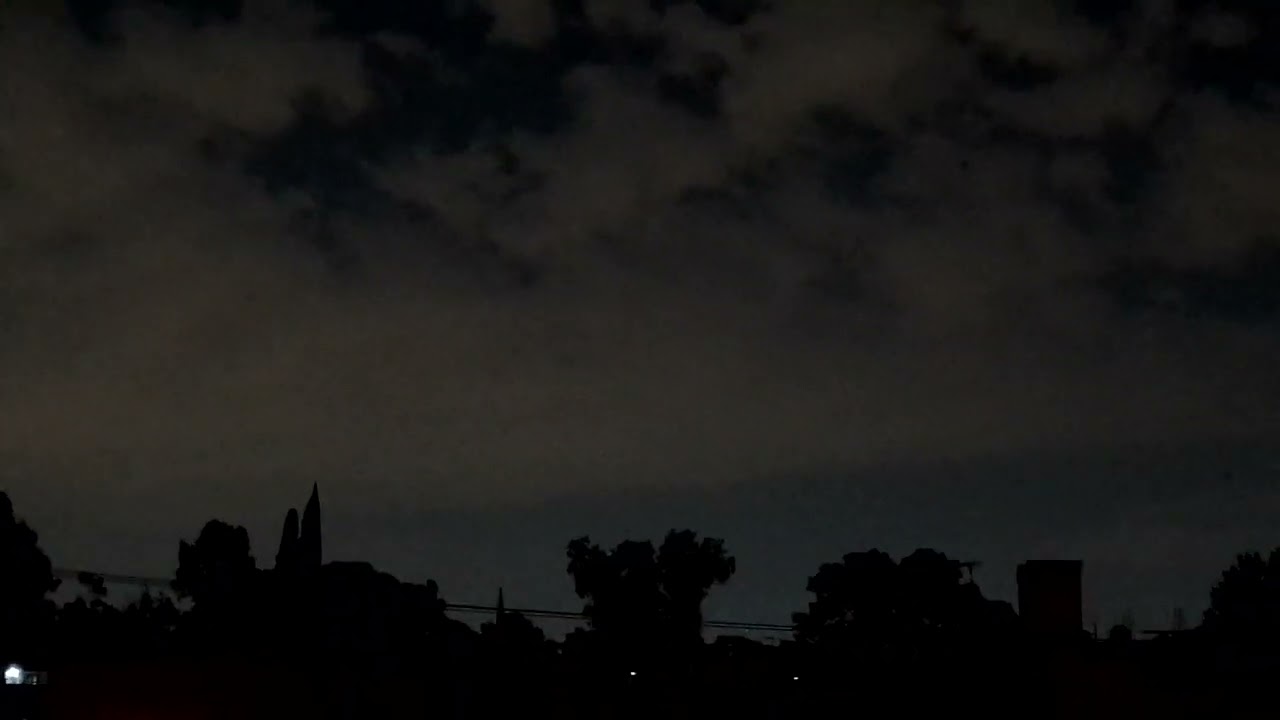 Extrañas luces entre las nubes 11.06.2022. Video 3/3. Últimos momentos.