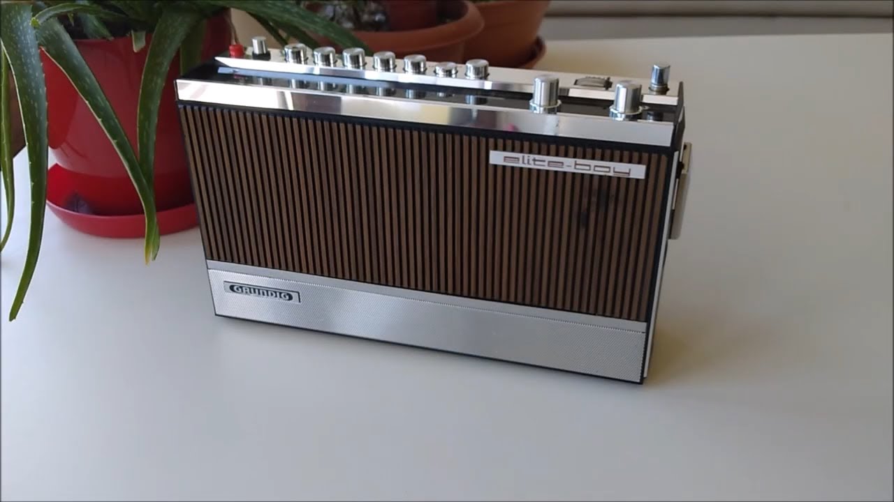 GRUNDIG ELITE - BOY 210 (1970) | PORTABLE RADIO