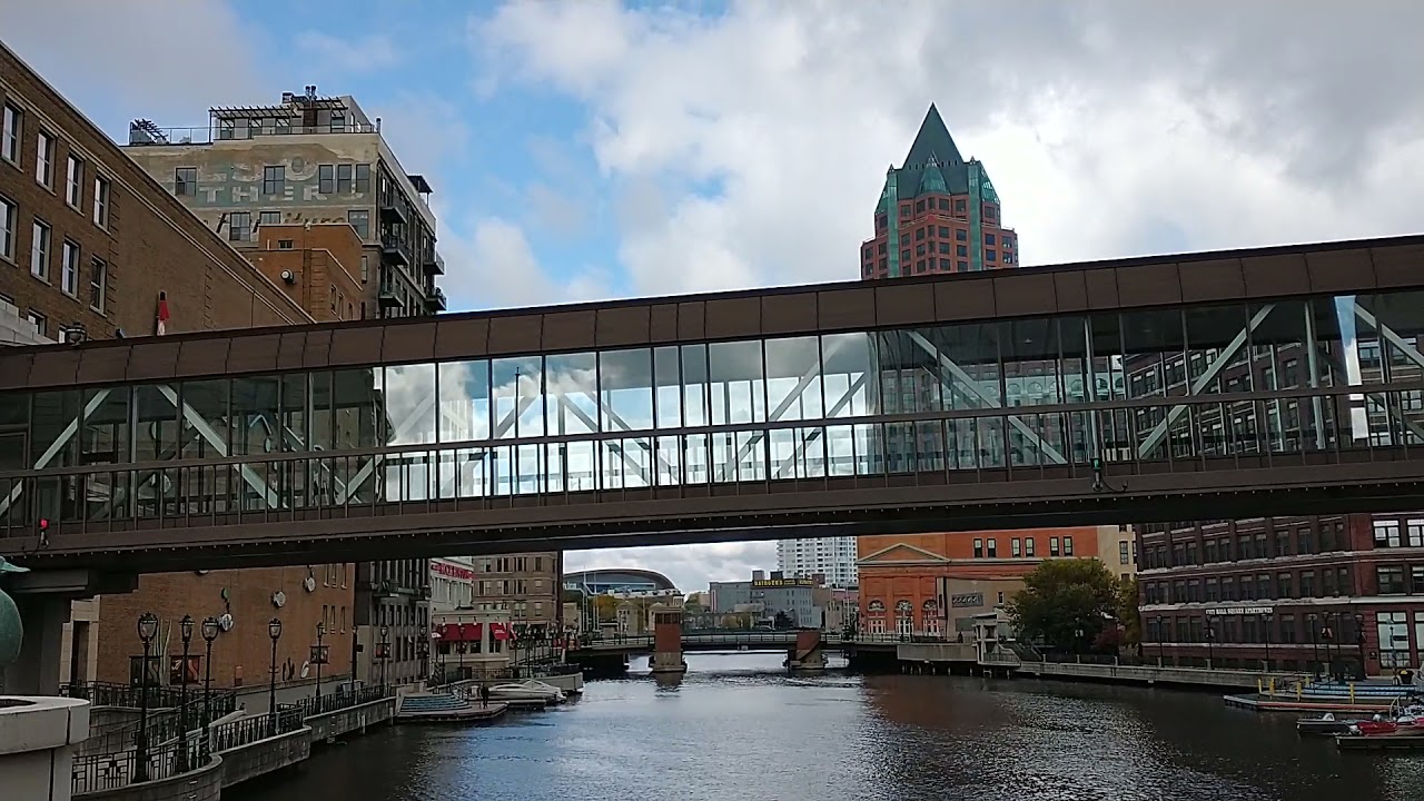 Wisconsin Avenue Bridge over the Milwaukee River (formerly Grand Avenue)