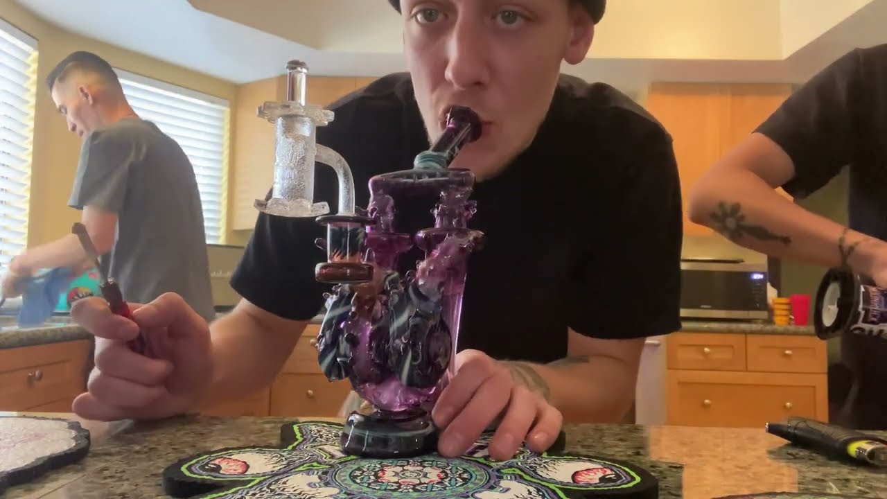 Took A fat dab off this dope Lotus banger from Temple ￼Quartz ￼