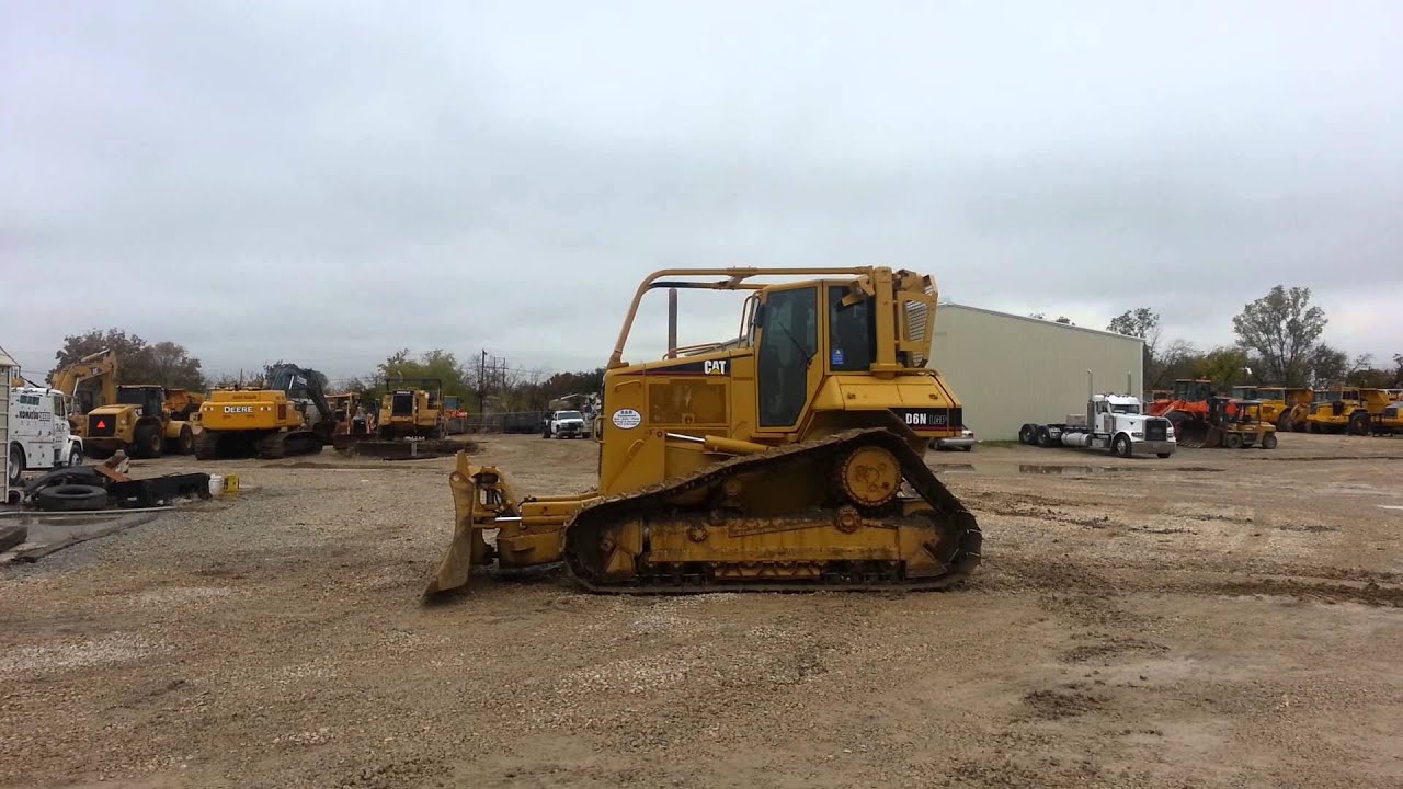 Operating a Caterpillar D6N LGP Dozer