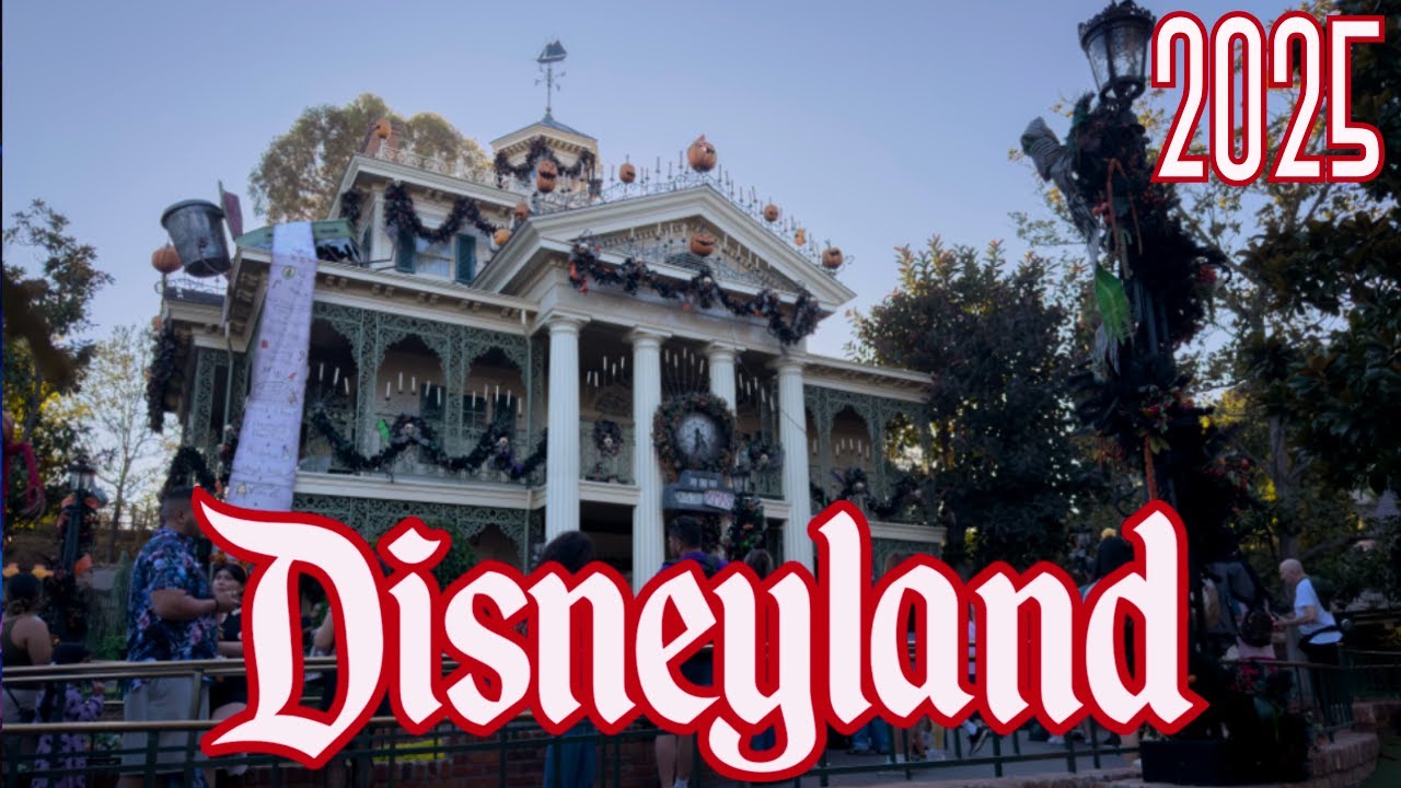 Haunted Mansion Holiday - September 2025 - Special Holiday Overlay - Disneyland [4K 60FPS]