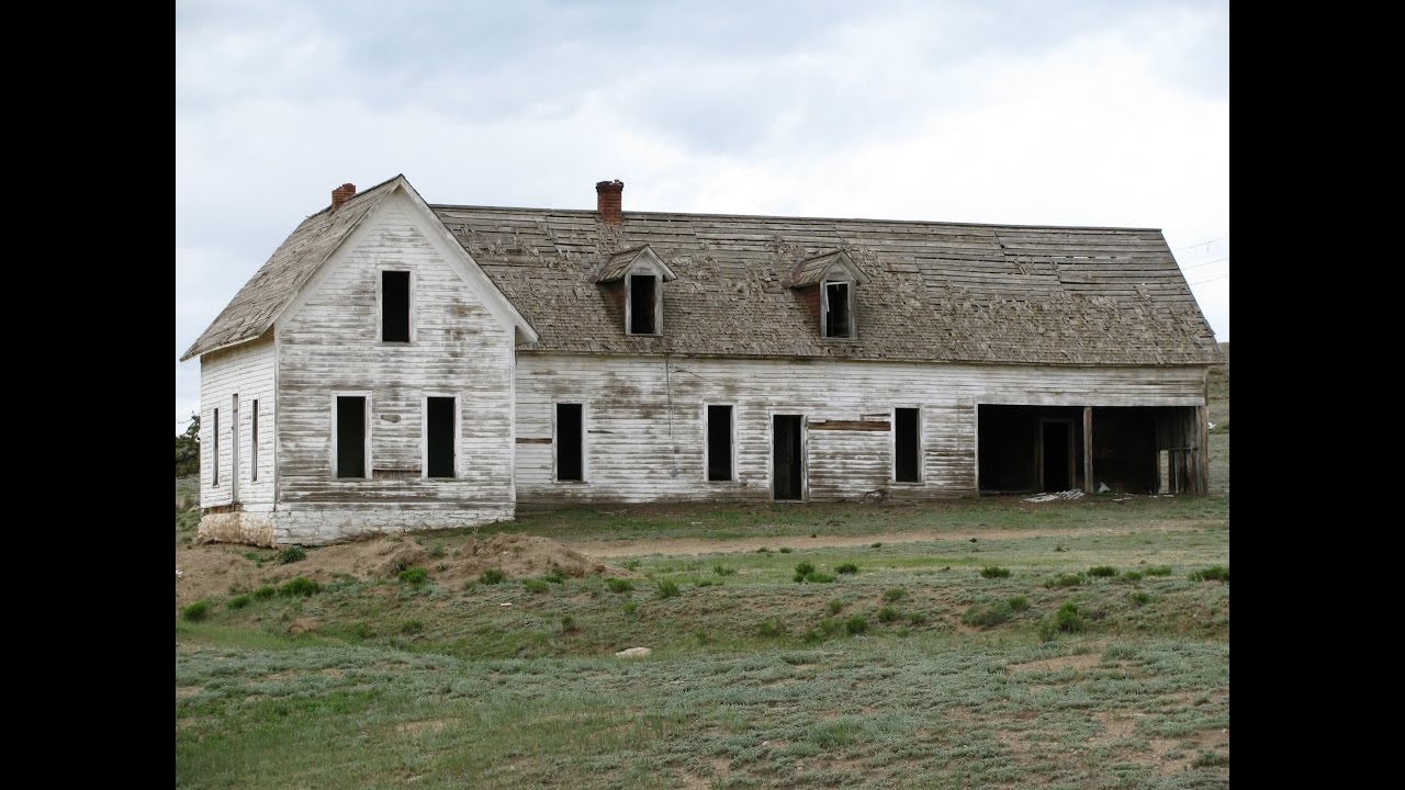 TREASURE FOUND! Metal Detecting Abandoned House. What's Inside The Old Dark Cellar? | JD's Variety