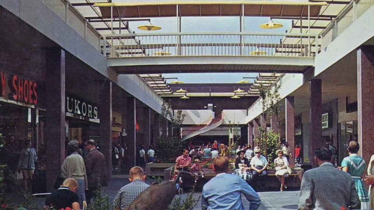 Where We Live: Friends share memories of Lloyd Center