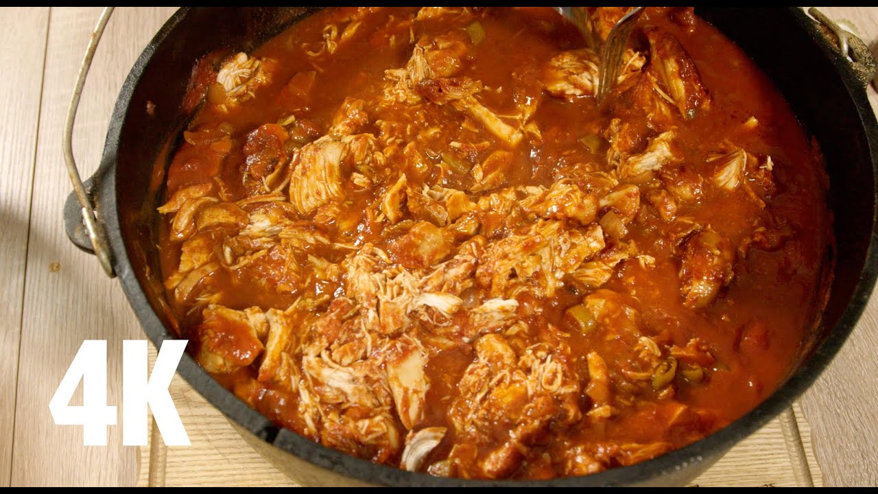 Pulled Chicken im Dutch Oven - BBQ Grill Rezept Video - Die Grillshow 123