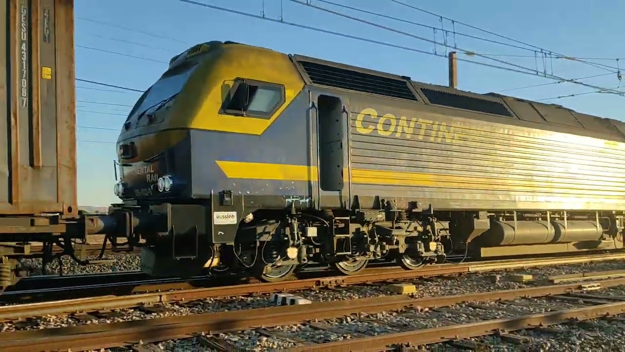 Teco Continental Rail 335-022-0 a su paso por Córdoba (El Higuerón)