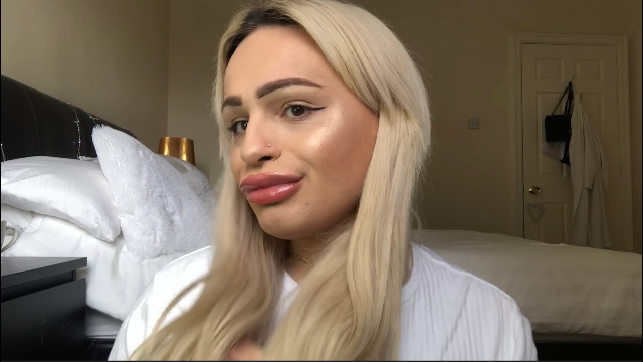 BECCA CHAMPAGNE POP SHIMMERING SKIN PERFECTOR HIGHLIGHTER REVIEW