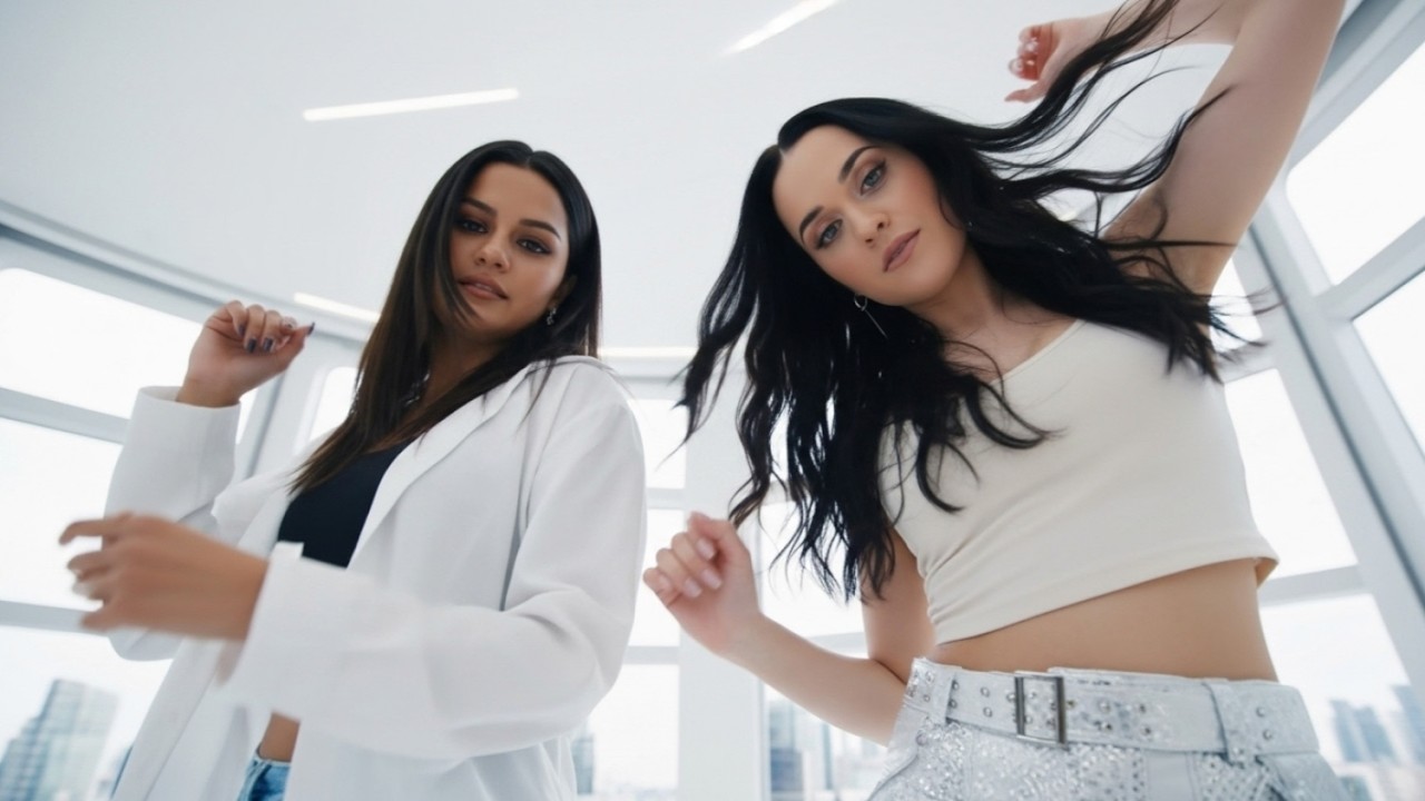 Selena Gomez & Katy Perry - Holding My Heart