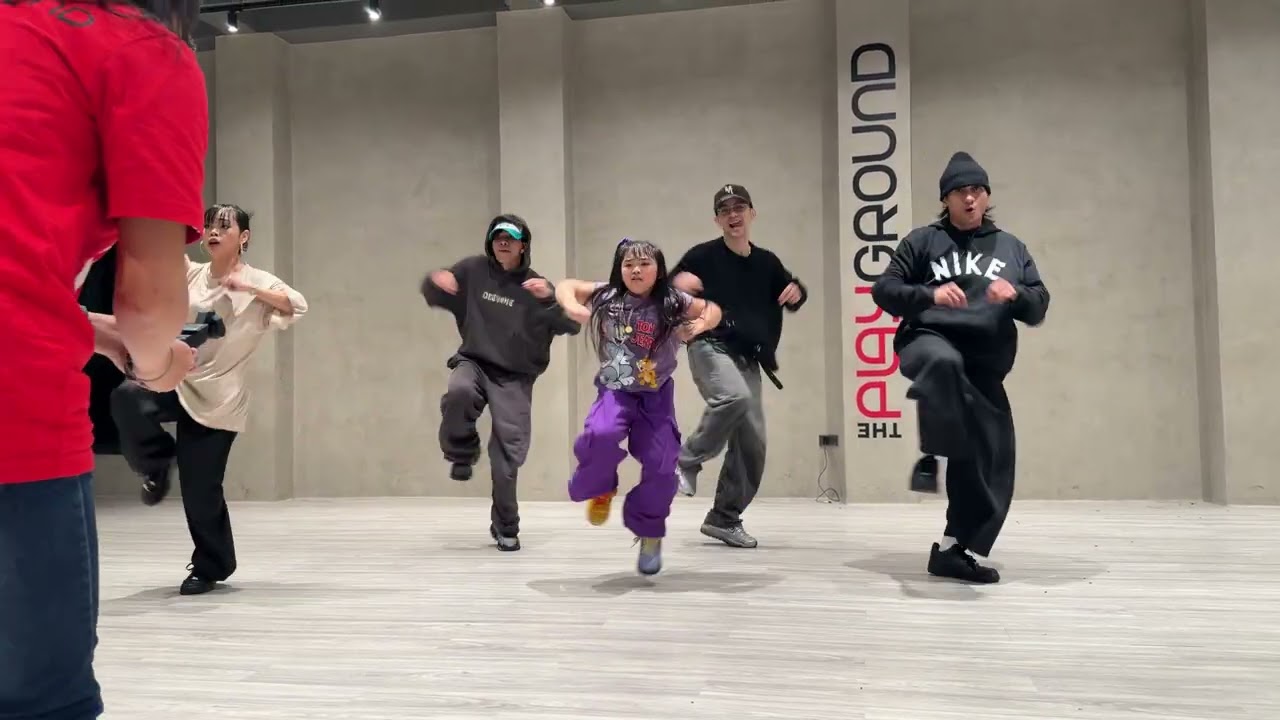 Magic Pocket Choreo class w/ Coach Mannex!🫡 #alyonabaquial #danceclass 
