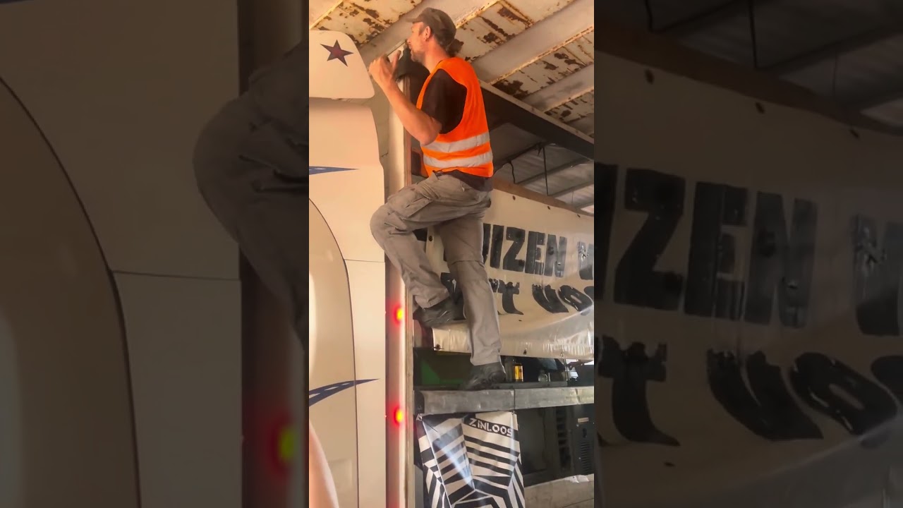 Rave voor de Rafelranden 2025 Utrecht - past net onder de brug momentje