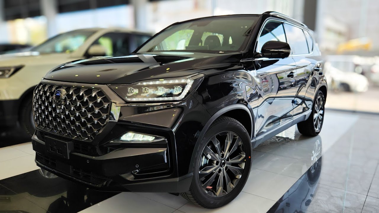 Curiosity : Ultimate 7-Seater SUV - New Rexton 2024 Black Edition.