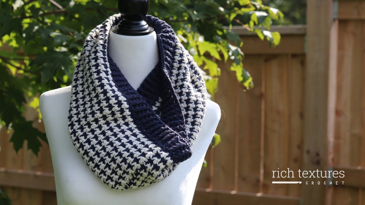 Houndstooth Cowl Crochet Pattern