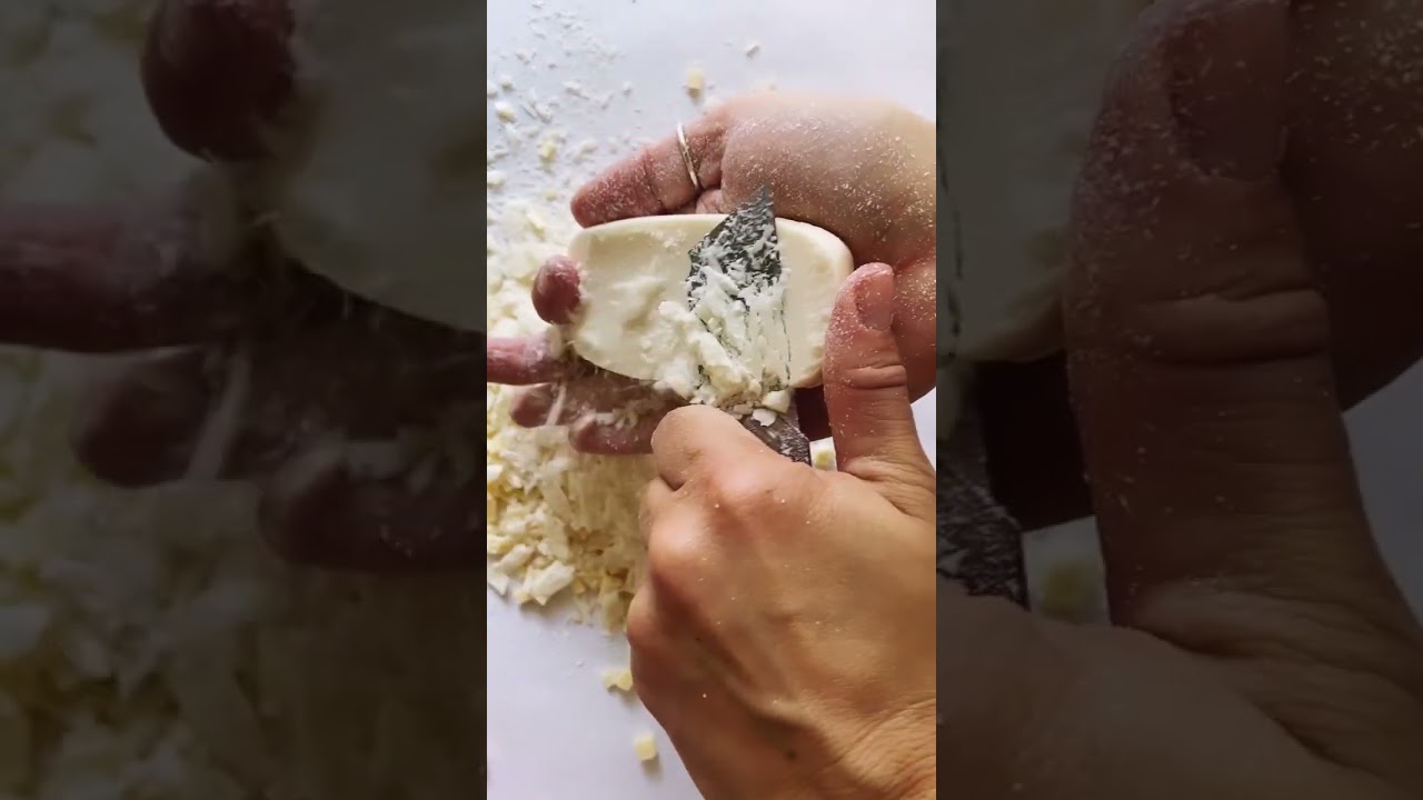 #satisfying #soapart #soapasmr #soapcuttingsounds #hardsoapcutting #soapasmr #relax 🧼🧼