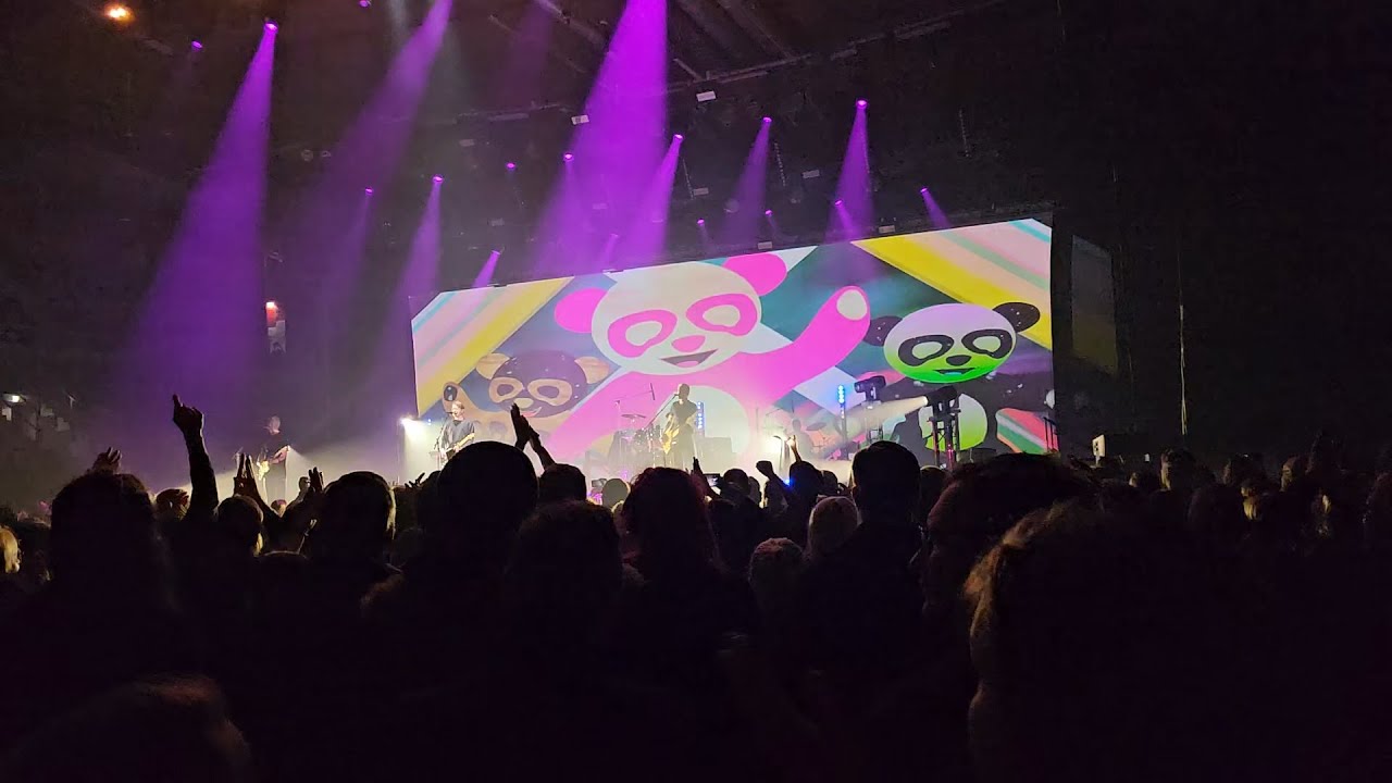 Mew - I Should Have Been a Tsin-Tsi (For You) live @Helsingin jäähalli, Finland