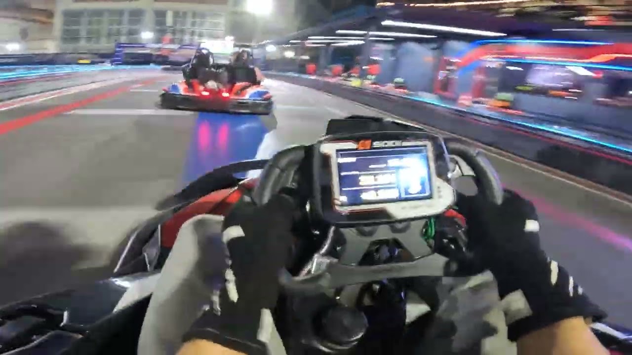 ผมไปเล่นโกคาร์ทมาครับ Topkart ครั้งแรกสนุกมาก :D