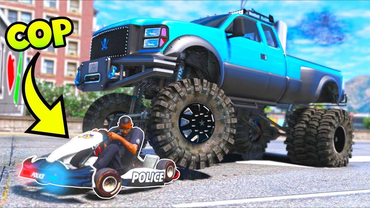 Cops in Go-Karts tried to STOP ME!! (GTA 5 Mods - Evade Gameplay)