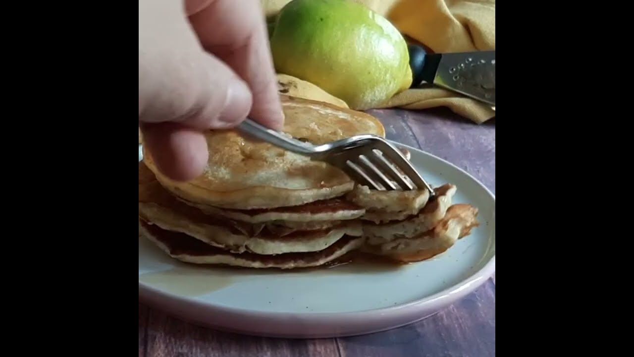 Pancakes con banane mature: ricetta veloce senza zucchero con opzione senza glutine e lattosio