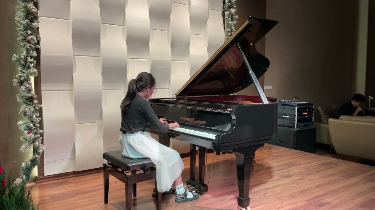 J.S Bach: Invention No.6, BWV 777 & Kuhlau: Sonatine No.3 in C major, Op.60 (2nd mvt) | Phạm Trà My
