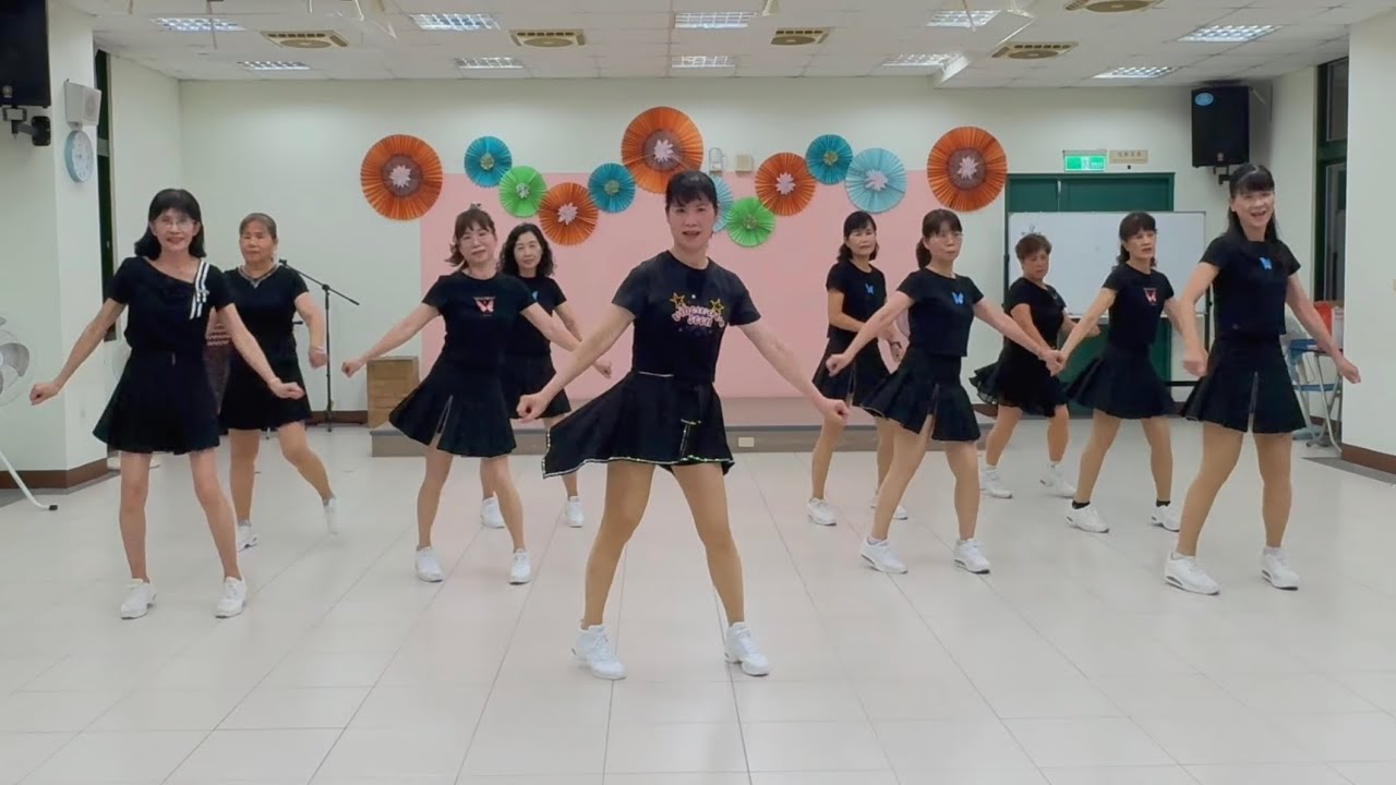 北屋舞蹈班 --- 江湖夜雨十年灯 / 空想之喵(DJ版) / 廣場舞