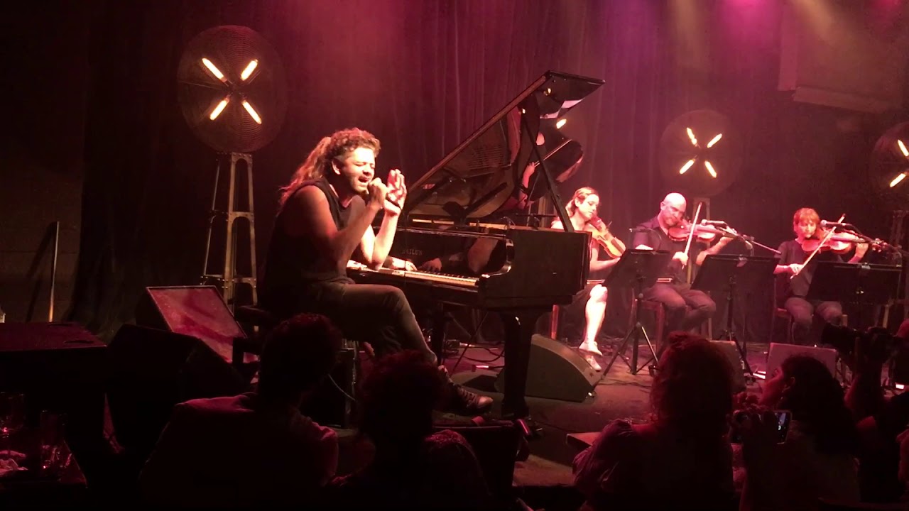 כל שנה יש אפריל - קרן פלס בזאפה תל אביב