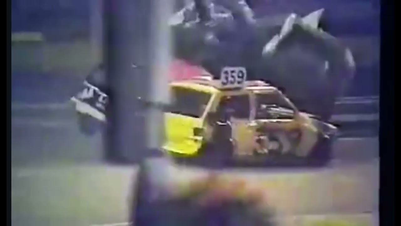 Mini metro madness Wimbledon stadium chain race followed in banger racing