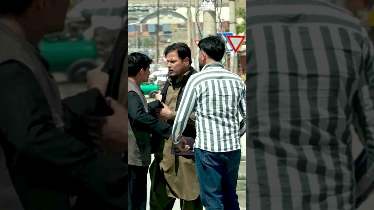 کمره مخفی: گریختاندن موبایل مردم و لت خوردن خیام&nbsp; - #Shorts